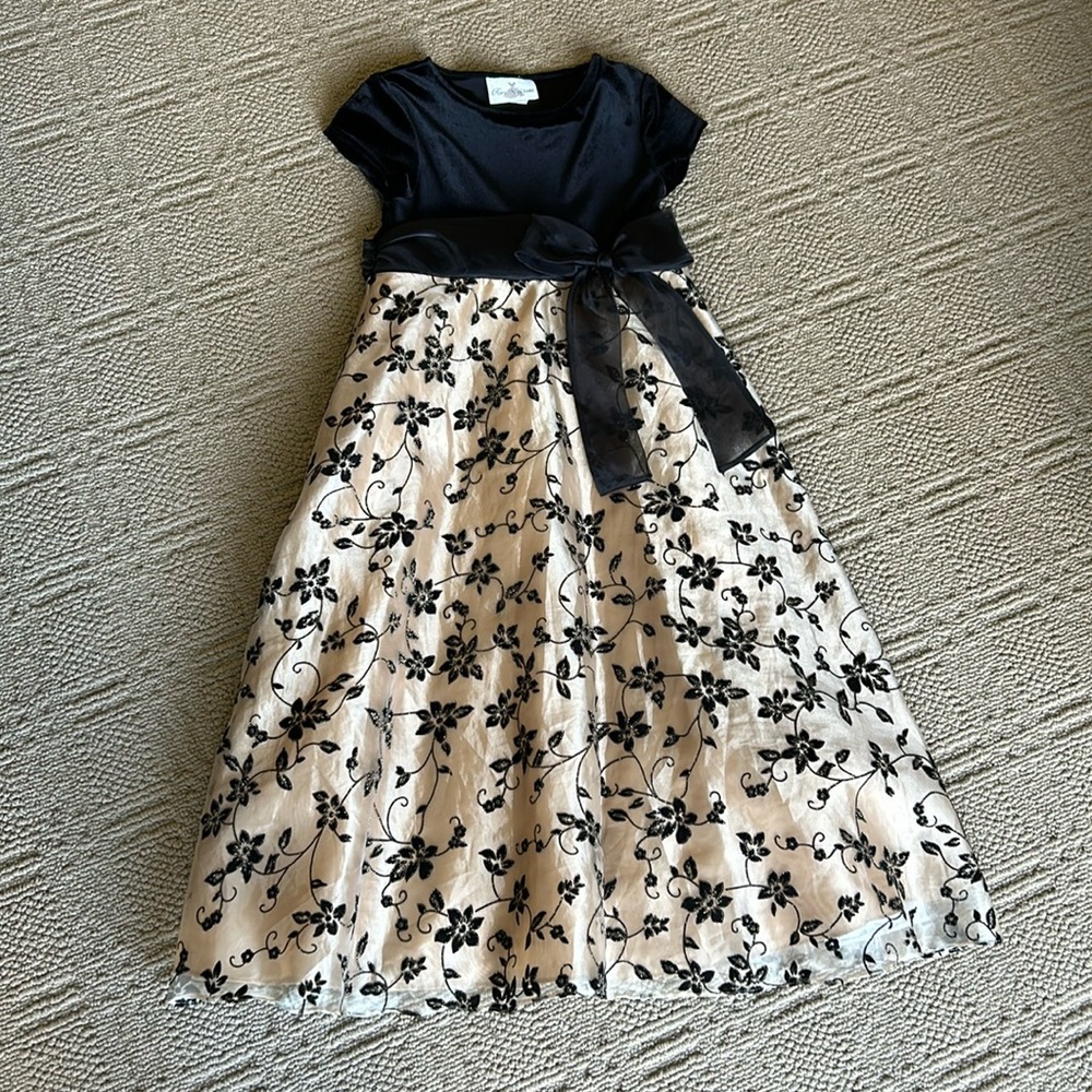 Girls dress size 8